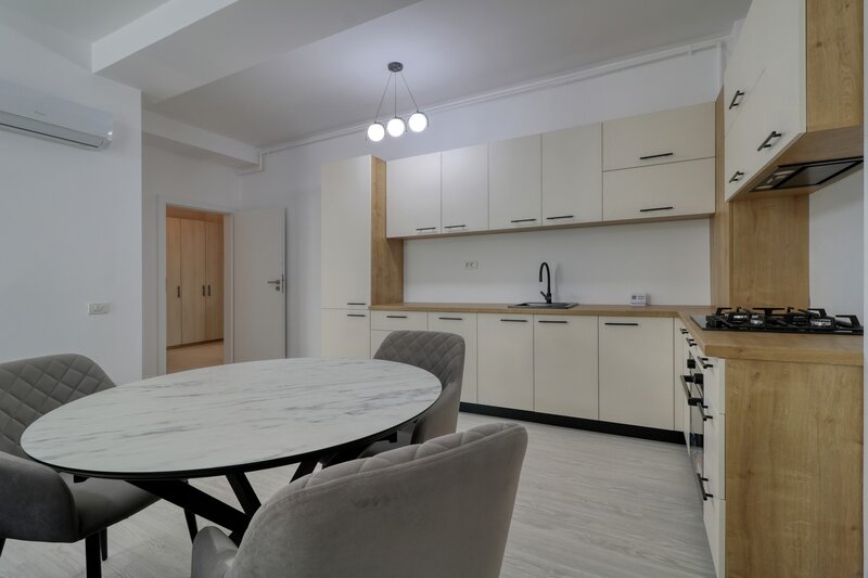 Decebal, Alba Iulia, 2 camere, premium, parcare, prima inchiriere